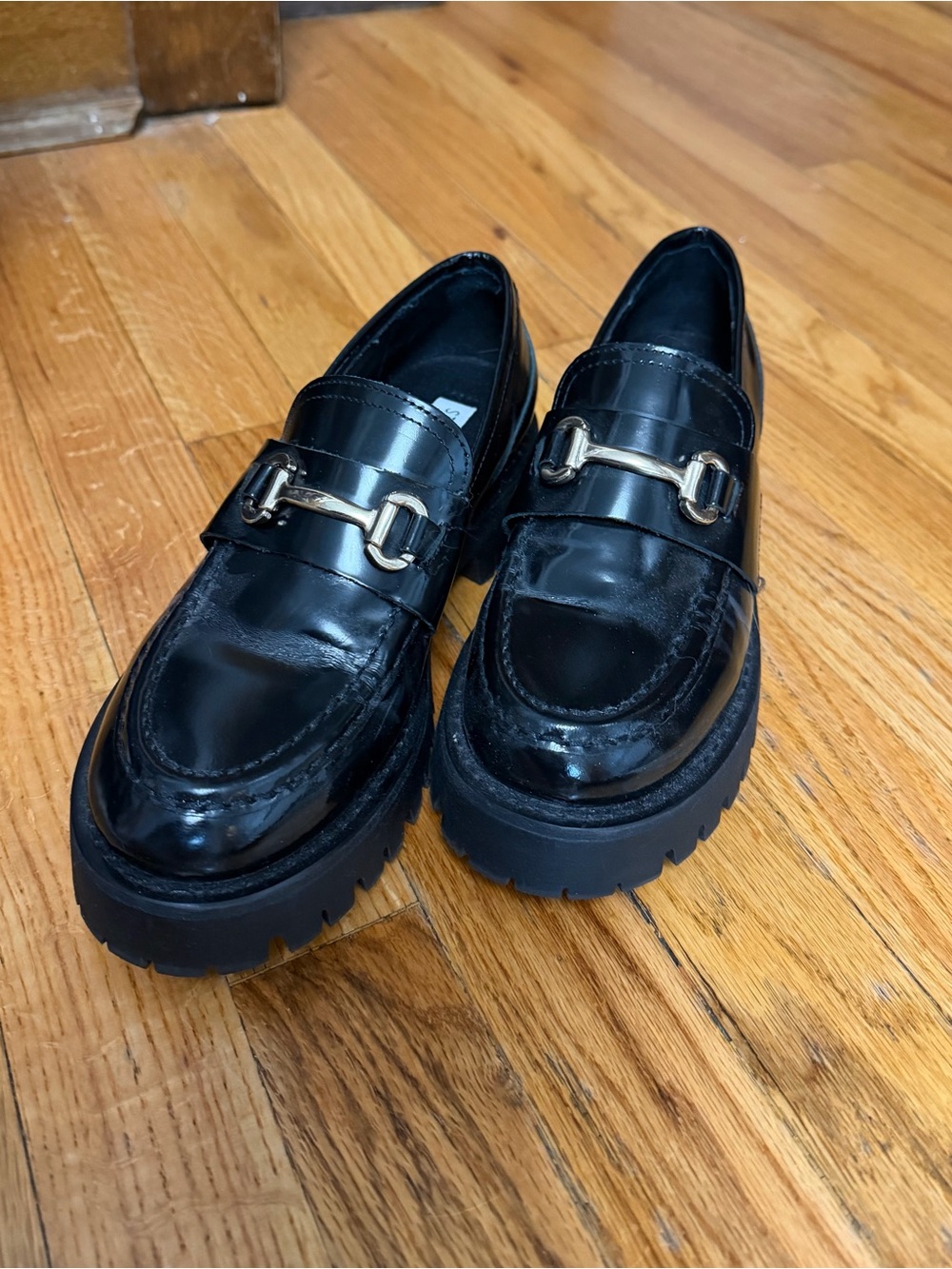 Steve Madden Lando Black Loafers with Gold Horsebit Buckle in 7.5